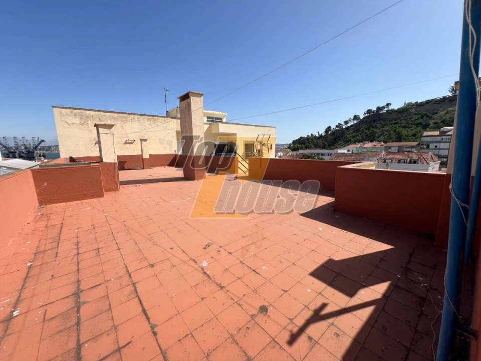 Apartamento T1 para Venda em Caparica e Trafaria Foto 16