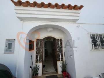 Moradia T5 para Venda em Ferreiras