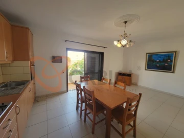 Moradia T5 para Venda em Ferreiras