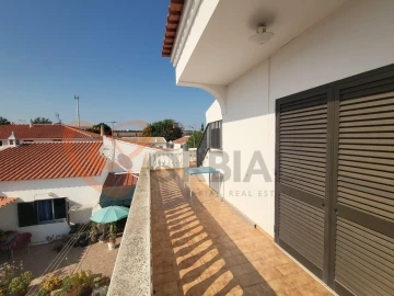 Moradia T5 para Venda em Ferreiras