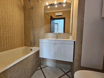 Apartamento T3 para Arrendamento em Santo António dos Cavaleiros e Frielas