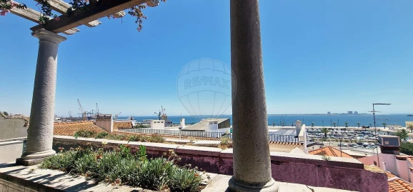 Prédio para Venda em Setubal (São Sebastião)