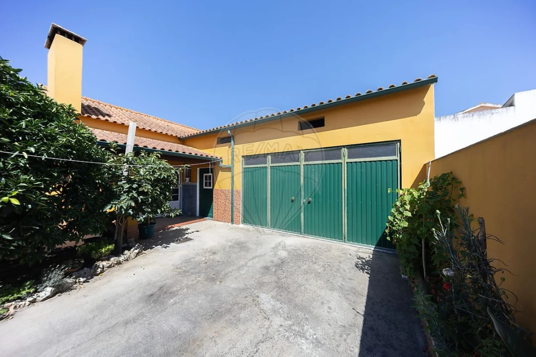 Moradia T2 para Venda em Raposa Foto 5