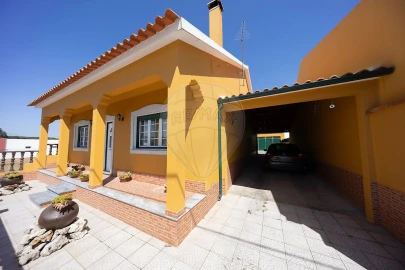 Moradia T2 para Venda em Raposa