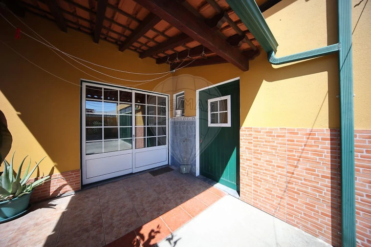 Moradia T2 para Venda em Raposa Foto 6