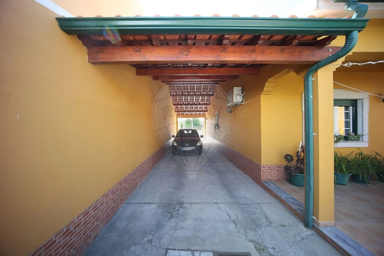 Moradia T2 para Venda em Raposa Foto 2