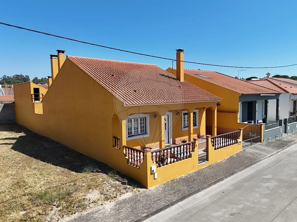 Moradia T2 para Venda em Raposa Foto 3