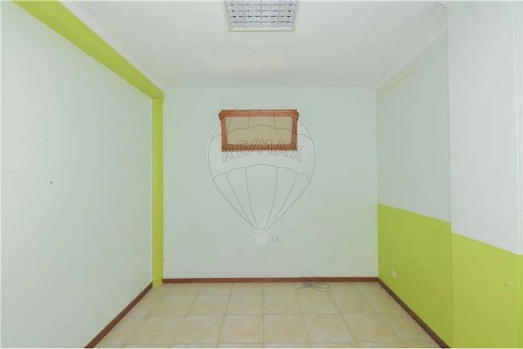 Escritório para Arrendamento em Mafamude e Vilar do Paraíso Foto 1