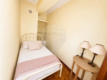 Apartamento T1 para Arrendamento em Mafamude e Vilar do Paraíso
