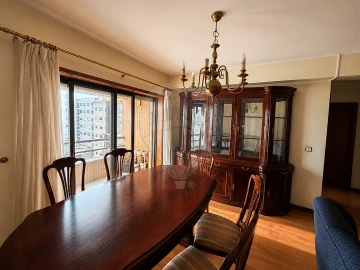 Apartamento T1 para Arrendamento em Mafamude e Vilar do Paraíso