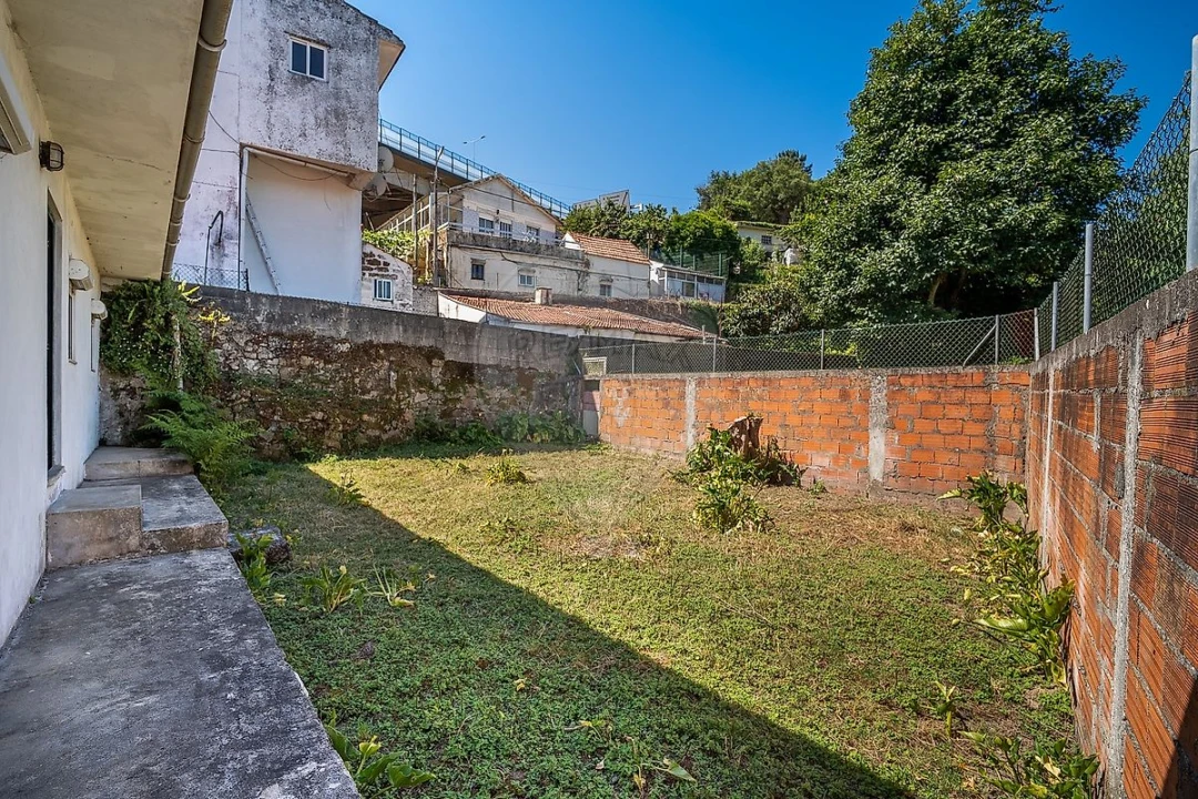 Moradia T2 para Venda em Oliveira do Douro Foto 13