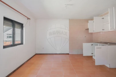 Moradia T2 para Venda em Oliveira do Douro