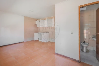 Moradia T2 para Venda em Oliveira do Douro