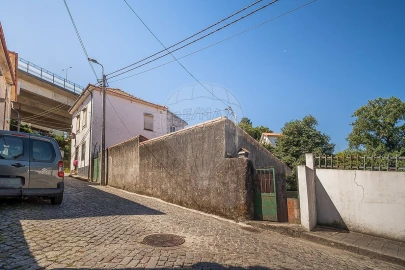 Moradia T2 para Venda em Oliveira do Douro