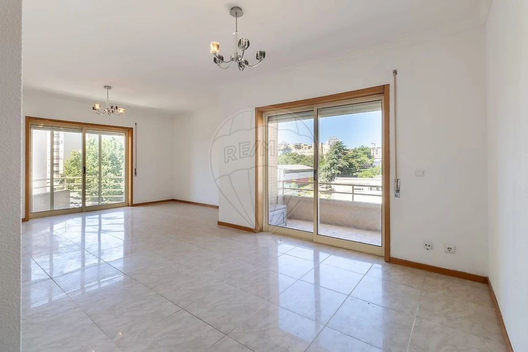 Apartamento T2 para Venda em Mafamude e Vilar do Paraíso Foto 22