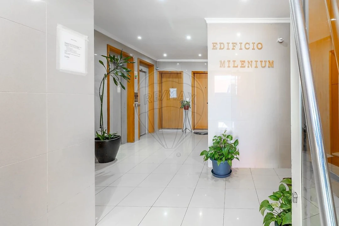 Apartamento T2 para Venda em Mafamude e Vilar do Paraíso Foto 15