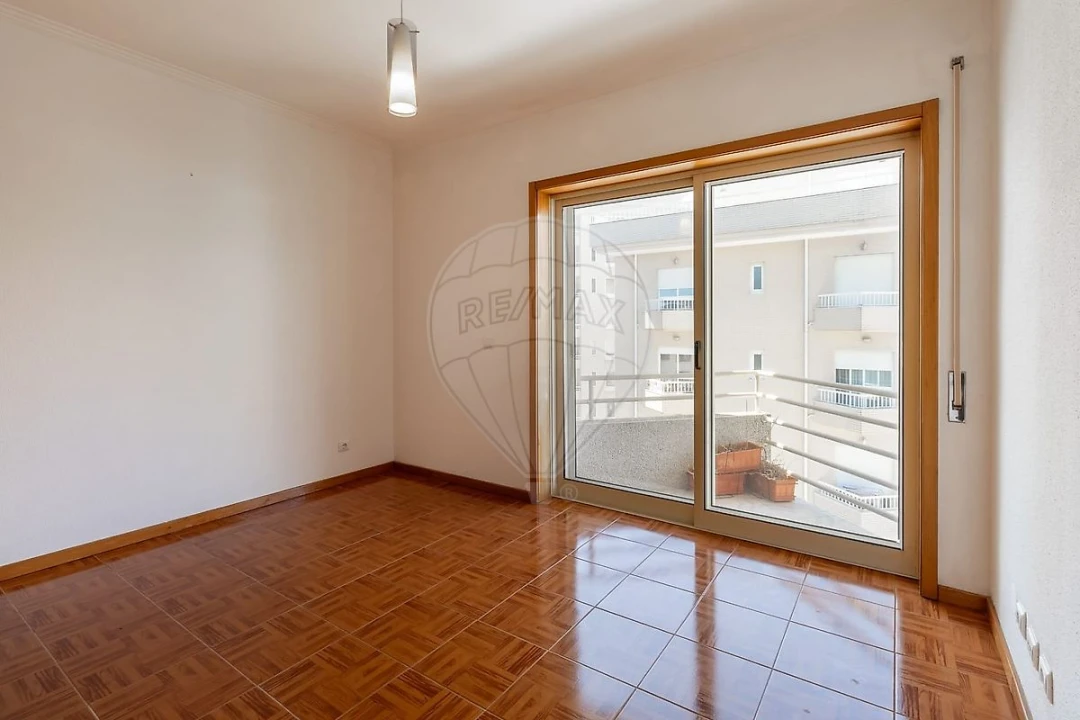 Apartamento T2 para Venda em Mafamude e Vilar do Paraíso Foto 12