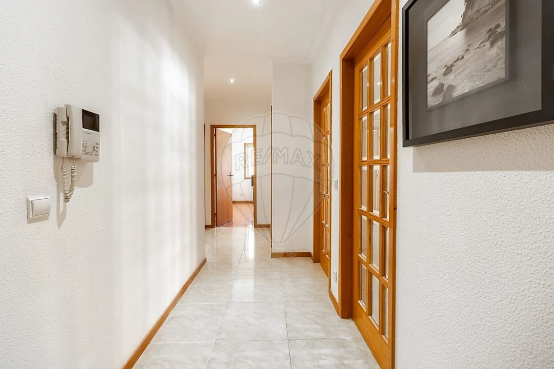 Apartamento T2 para Venda em Mafamude e Vilar do Paraíso Foto 4