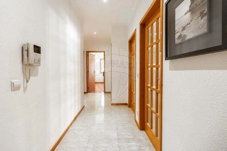 Apartamento T2 para Venda em Mafamude e Vilar do Paraíso Foto 4