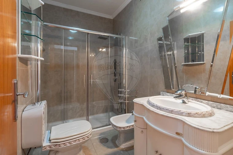 Apartamento T2 para Venda em Mafamude e Vilar do Paraíso Foto 25