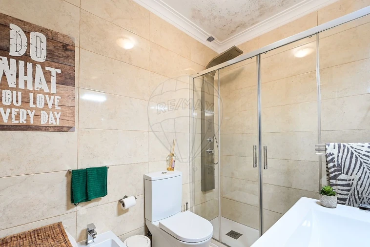 Apartamento T2 para Venda em Rio Tinto Foto 24