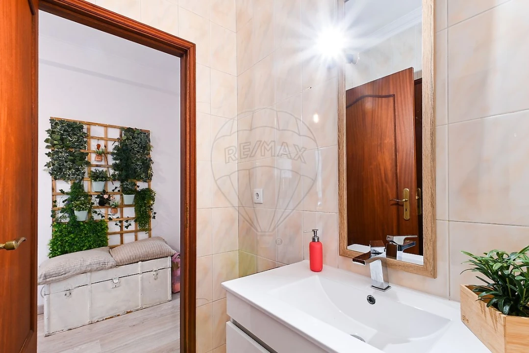 Apartamento T2 para Venda em Rio Tinto Foto 2