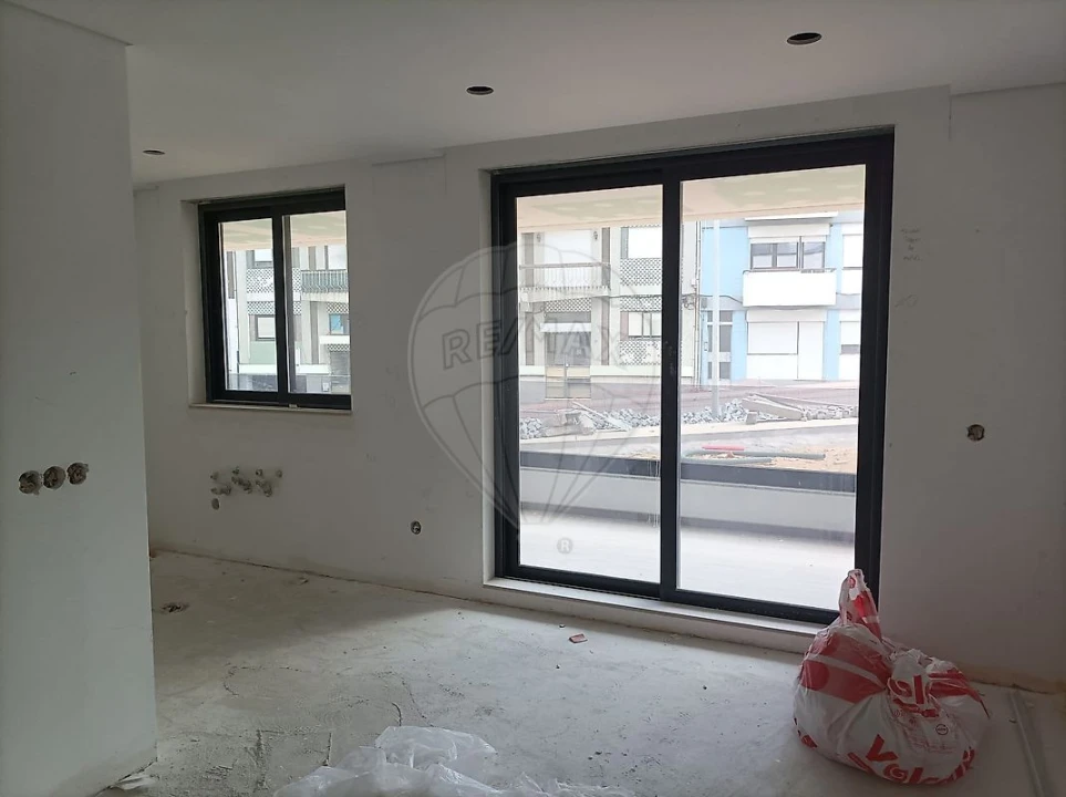Apartamento T1 para Venda em Mafamude e Vilar do Paraíso Foto 15