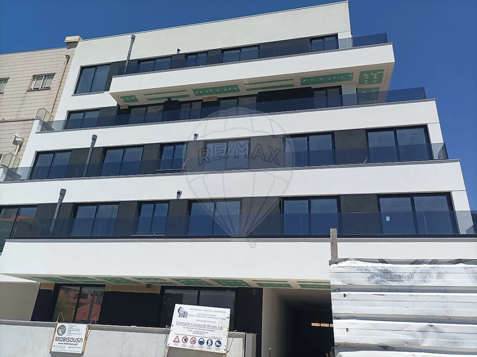 Apartamento T1 para Venda em Mafamude e Vilar do Paraíso Foto 1
