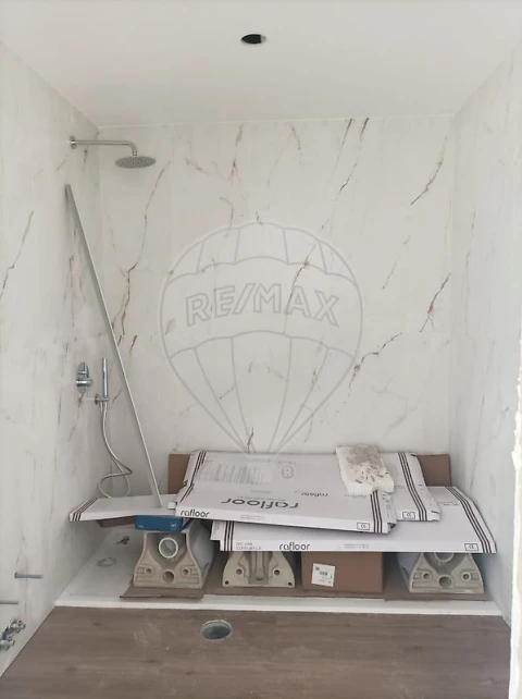 Apartamento T1 para Venda em Mafamude e Vilar do Paraíso