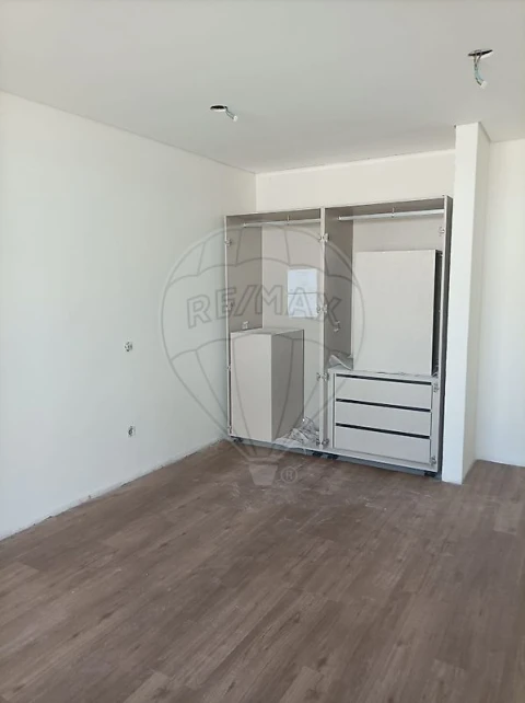 Apartamento T1 para Venda em Mafamude e Vilar do Paraíso