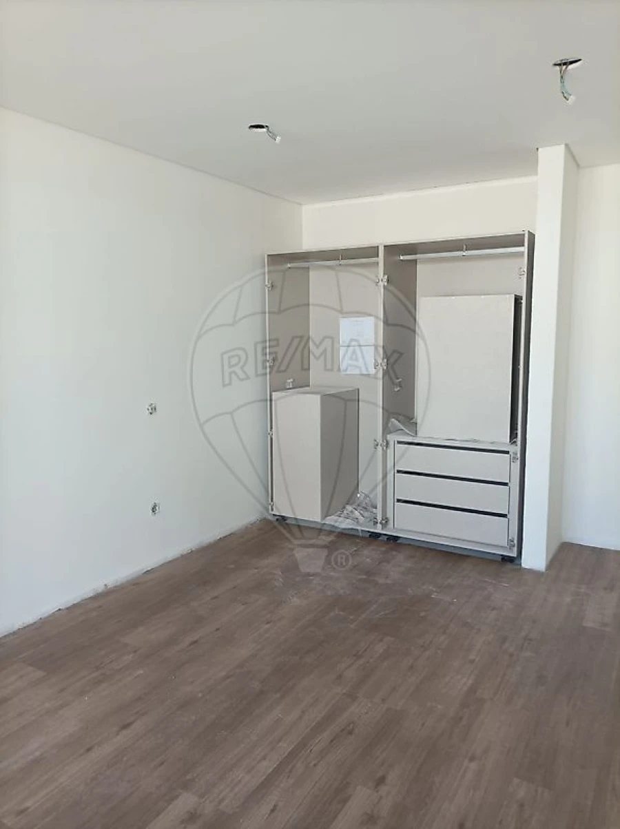 Apartamento T1 para Venda em Mafamude e Vilar do Paraíso Foto 10
