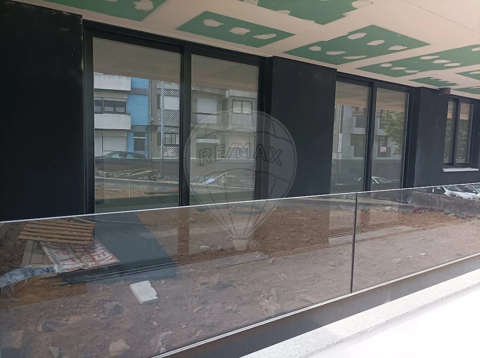 Apartamento T1 para Venda em Mafamude e Vilar do Paraíso Foto 17
