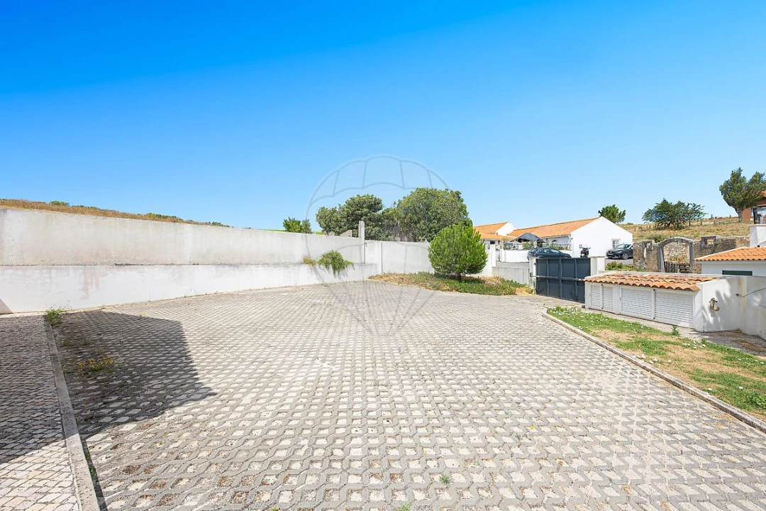 Moradia T3 para Venda em Santa Maria, São Pedro e Matacães Foto 10