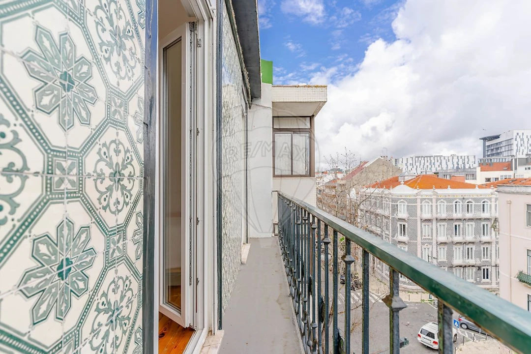 Apartamento T2 para Venda em Arroios Foto 2