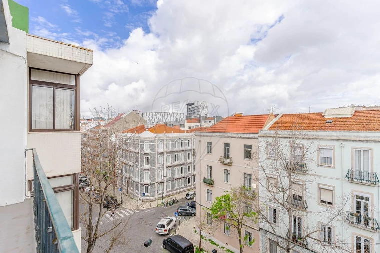 Apartamento T2 para Venda em Arroios Foto 9