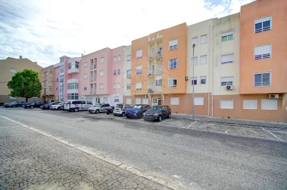 Apartamento T2 para Arrendamento em Alverca do Ribatejo e Sobralinho