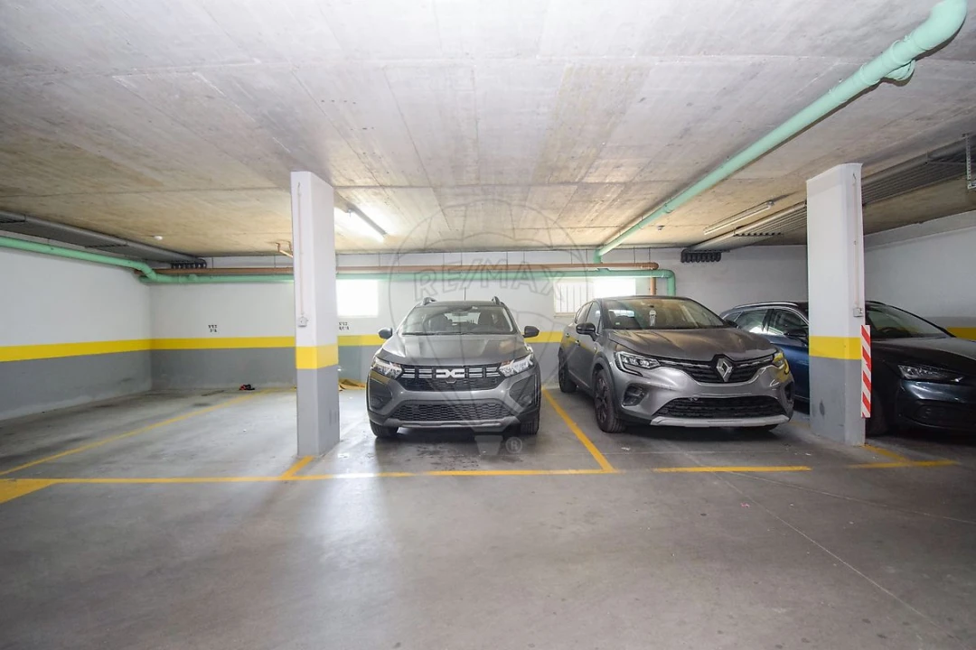 Apartamento T3 para Venda em Pontinha e Famões Foto 26