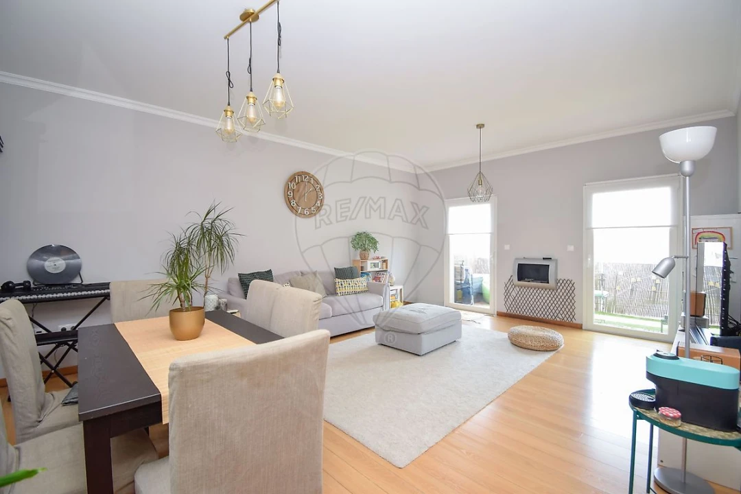 Apartamento T3 para Venda em Pontinha e Famões Foto 17