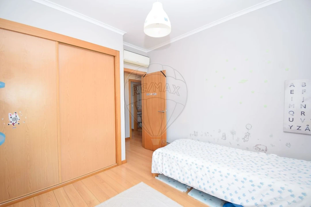 Apartamento T3 para Venda em Pontinha e Famões Foto 6