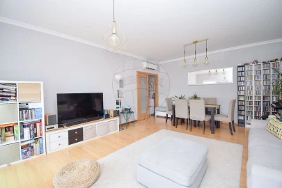 Apartamento T3 para Venda em Pontinha e Famões