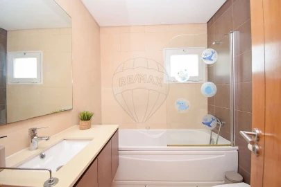 Apartamento T3 para Venda em Pontinha e Famões