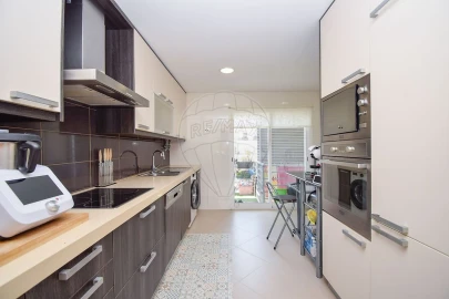Apartamento T3 para Venda em Pontinha e Famões