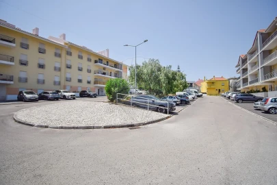 Apartamento T3 para Venda em Pontinha e Famões