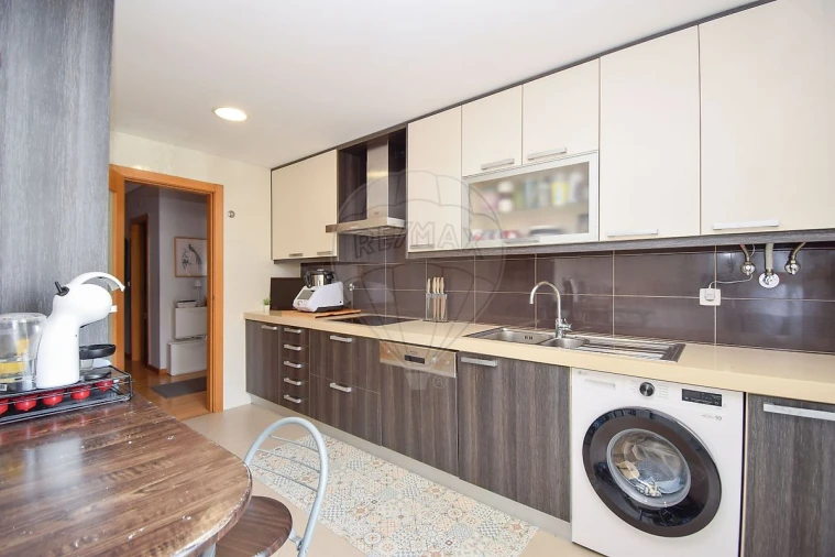 Apartamento T3 para Venda em Pontinha e Famões Foto 23