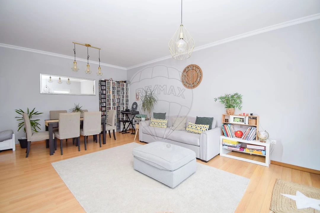 Apartamento T3 para Venda em Pontinha e Famões Foto 19