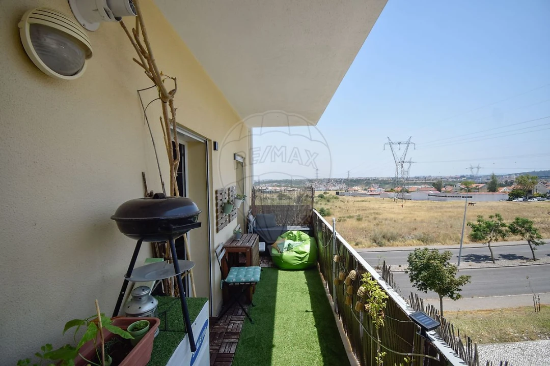 Apartamento T3 para Venda em Pontinha e Famões Foto 24