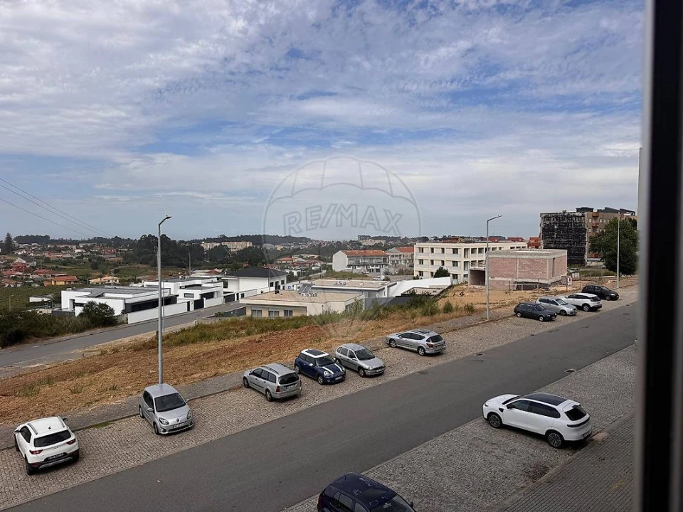 Apartamento T3 para Arrendamento em São João de Ver Foto 3