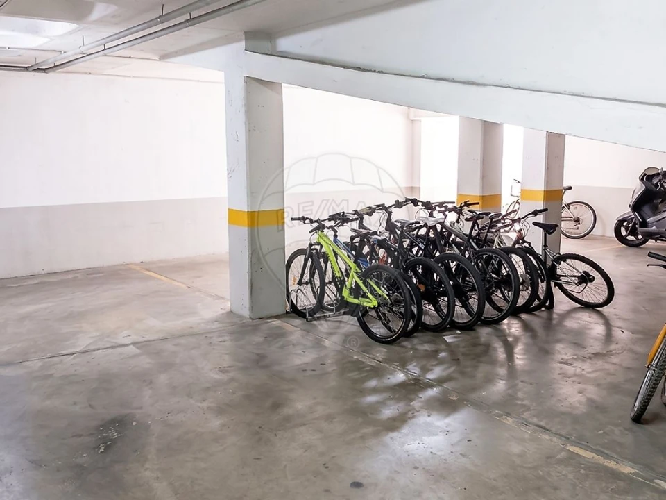 Apartamento T2 para Venda em Carregado e Cadafais Foto 3