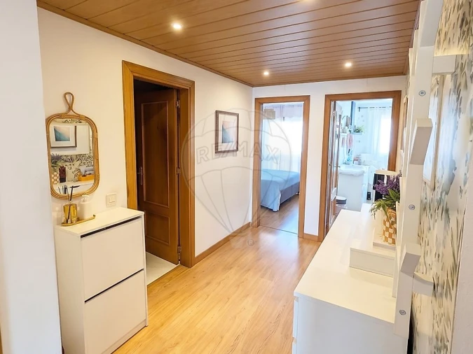 Apartamento T2 para Venda em Carregado e Cadafais Foto 4