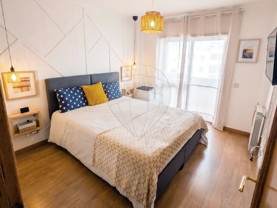 Apartamento T2 para Venda em Carregado e Cadafais Foto 10